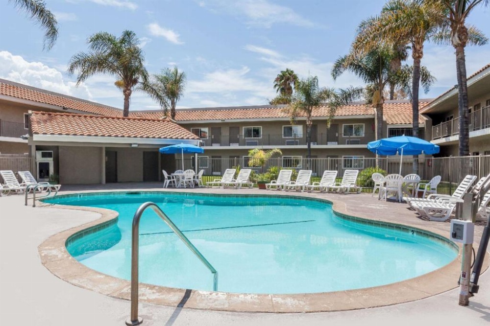 Travelodge by Wyndham Hemet CA Image 12