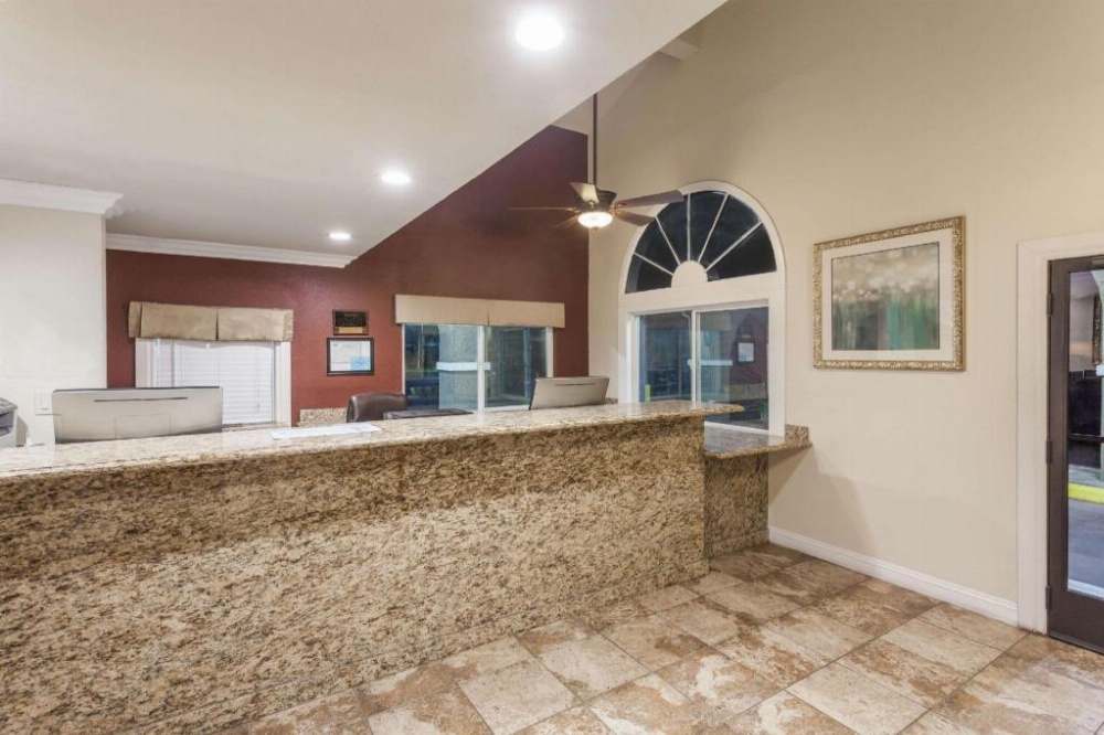 Travelodge by Wyndham Hemet CA Image 16