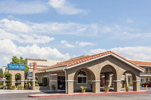 Travelodge by Wyndham Hemet CA image 19
