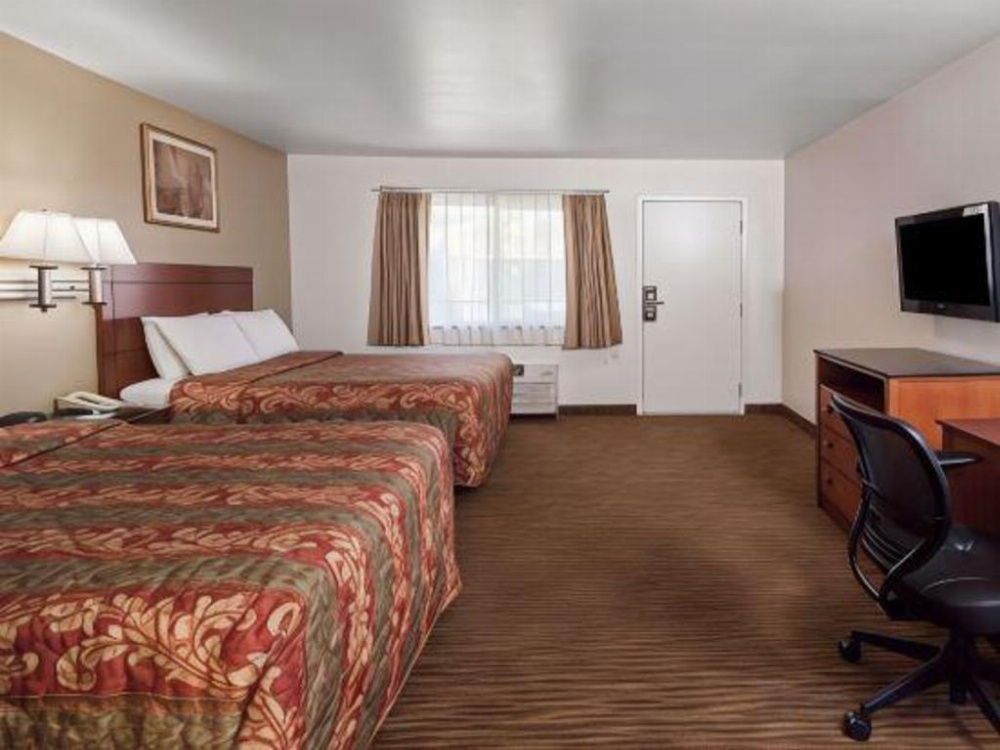 Travelodge by Wyndham Hemet CA Image 21