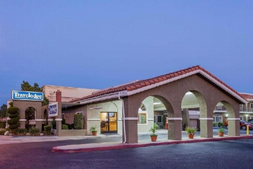 Travelodge by Wyndham Hemet CA image 23