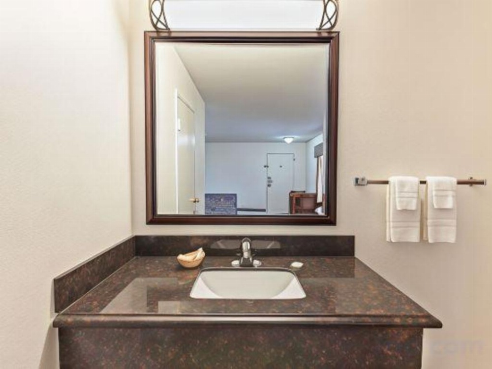 Travelodge by Wyndham Hemet CA Image 26